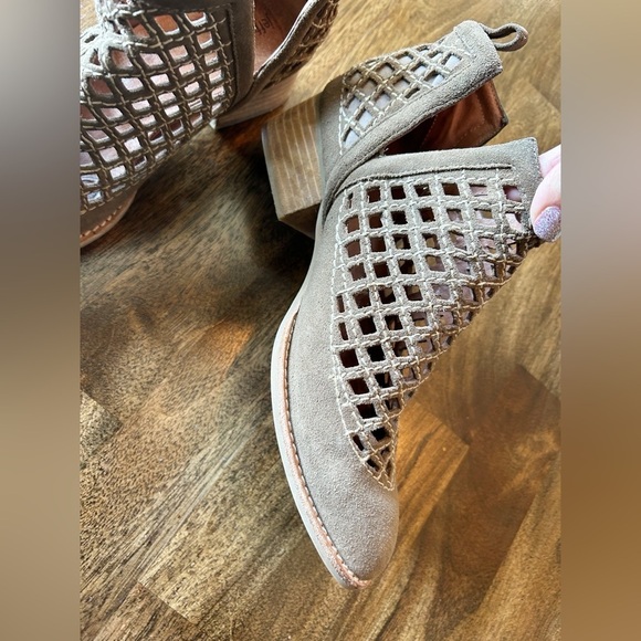 Jeffrey Campbell Taggart Suede Ankle Booties Size 7.5 - Picture 10 of 10